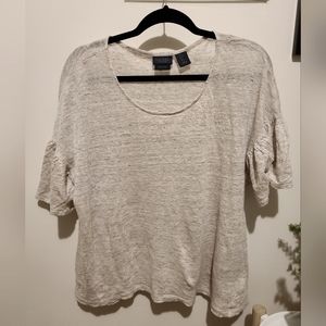 Top with mid-length ruffled sleeves (100% linen)